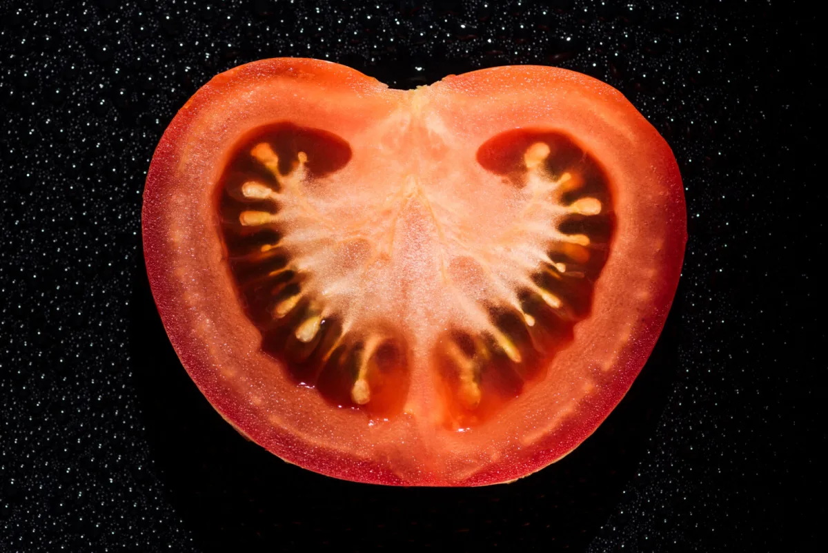 How to Safely Save and Store Tomato Seeds for Next Year
